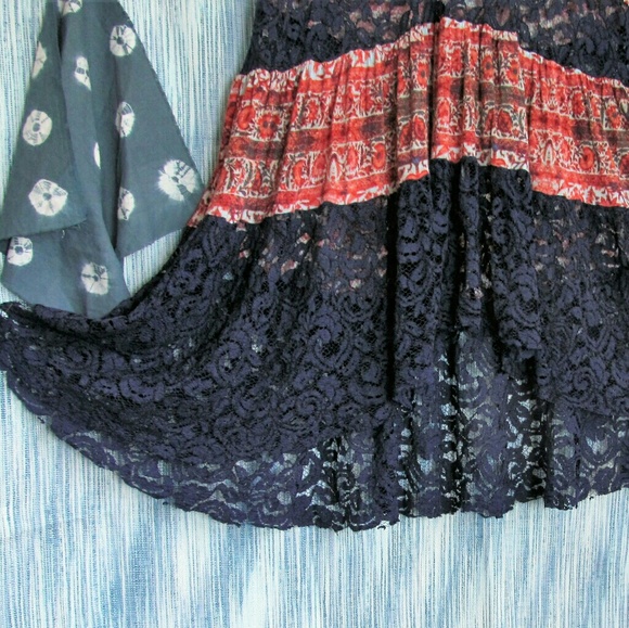 UO Ecote lace block maxi skirt - Picture 7 of 7